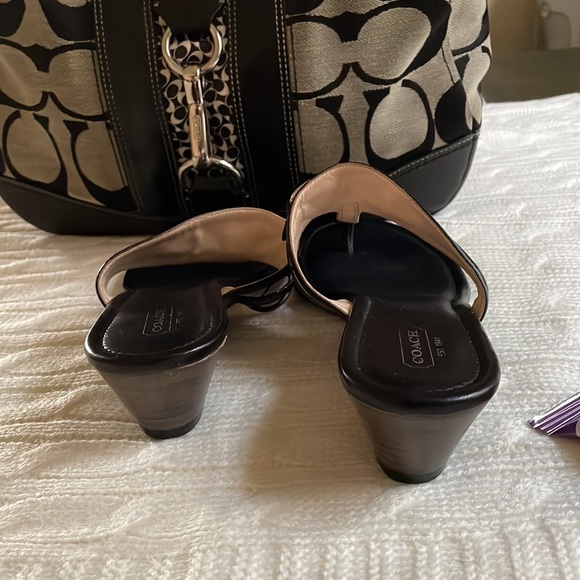 Coach handbag in good condition black and white leather care about 10 years - Picture 2 of 11